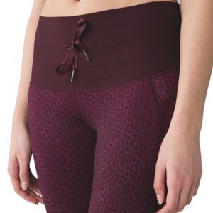 Lululemon Star Pixel Raspberry Bordeaux Drama Shake It Out Activewear Bottoms